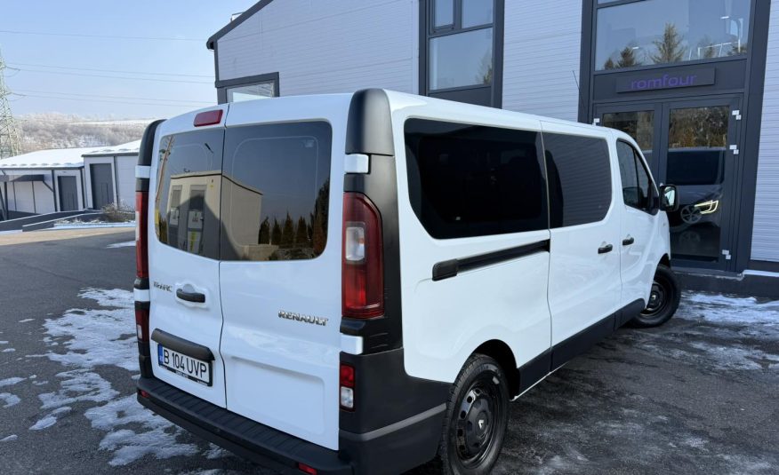 Renault Trafic 8+1