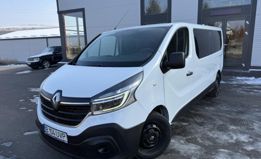 Renault Trafic 8+1