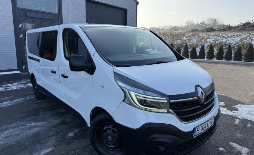 Renault Trafic 8+1