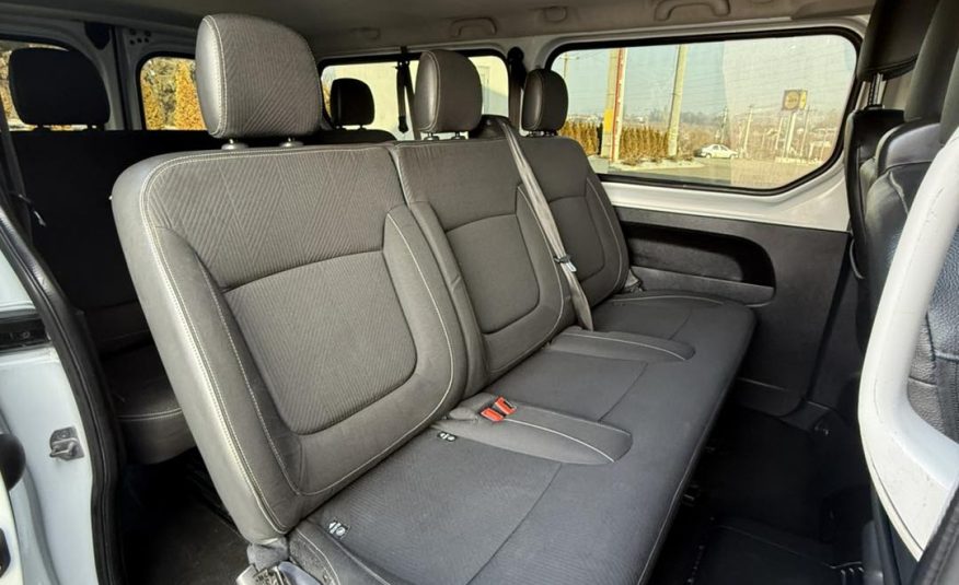 Renault Trafic 8+1