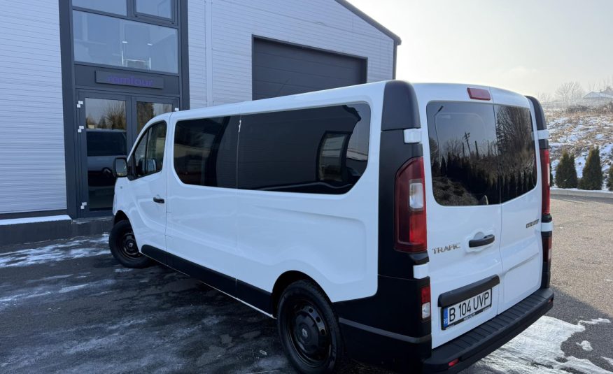 Renault Trafic 8+1