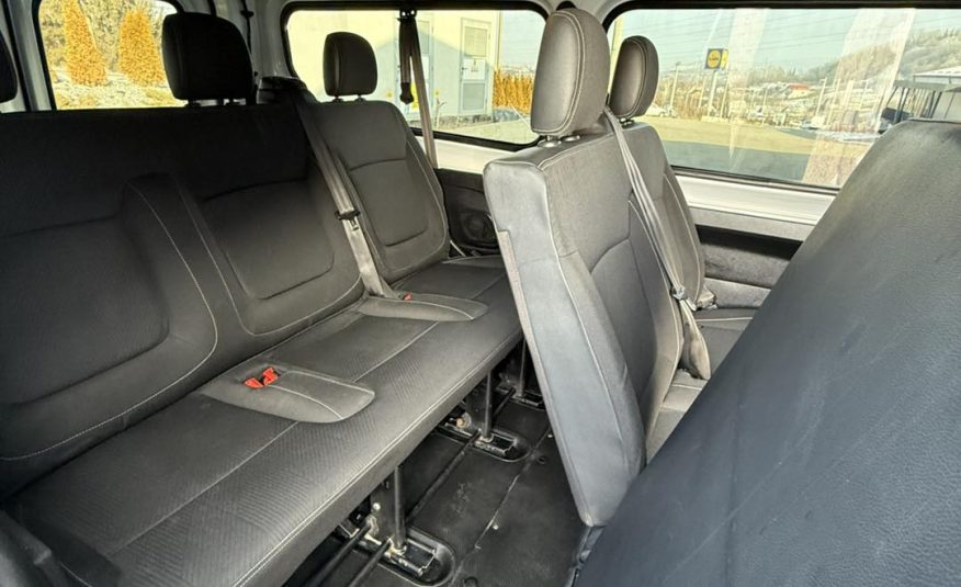 Renault Trafic 8+1