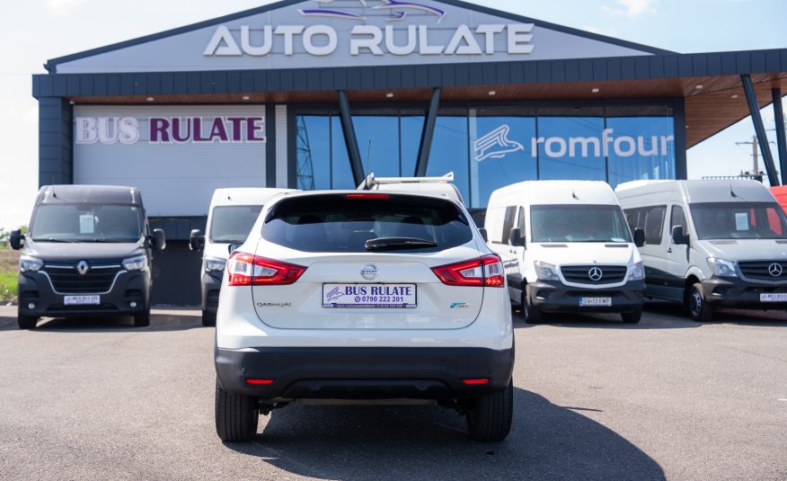 Nissan Qashqai 2014 1.6 DCI CONNECT Edition panoramic