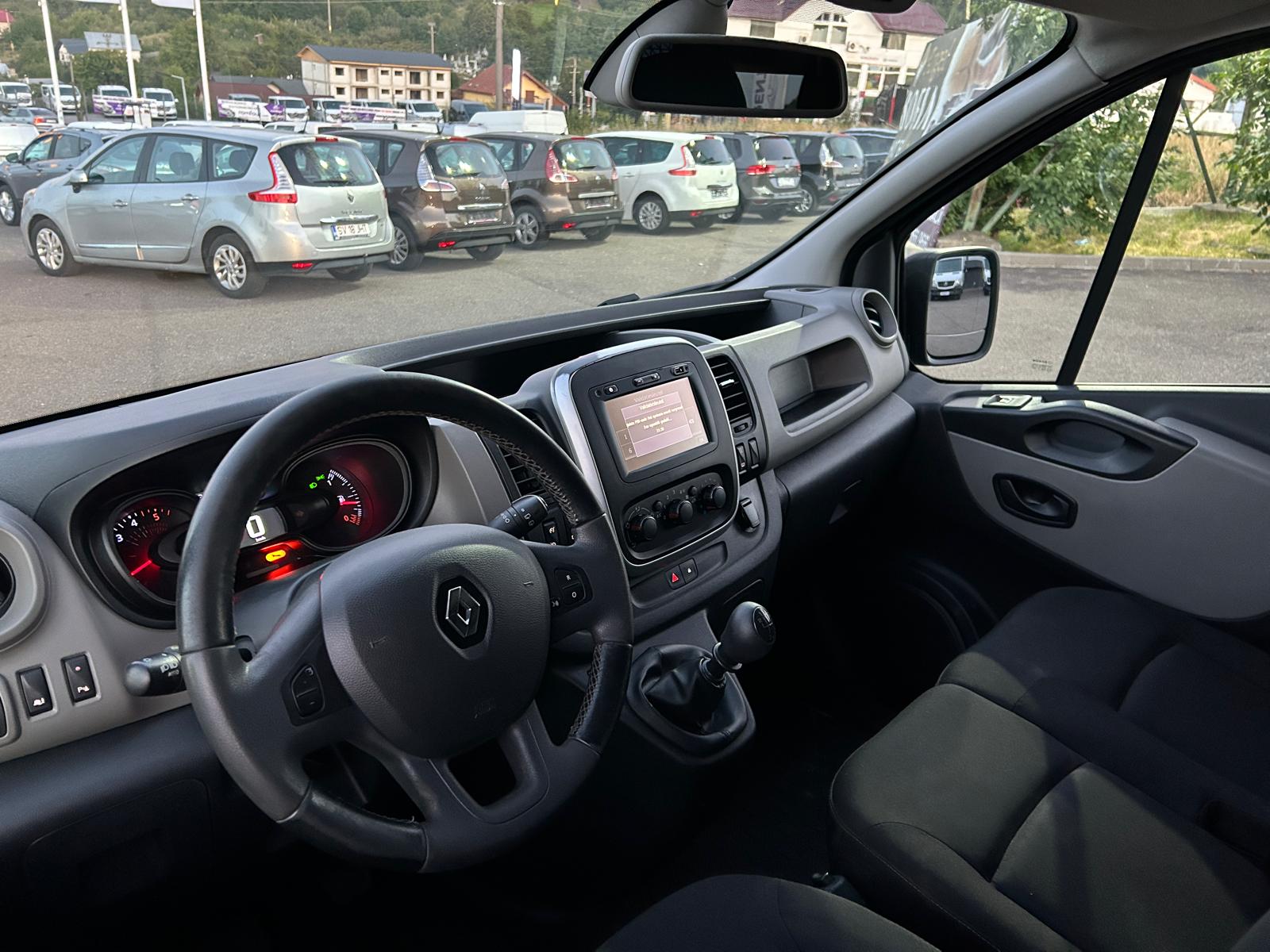 RENAULT TRAFIC 2017 1.6 DIESEL 146CP