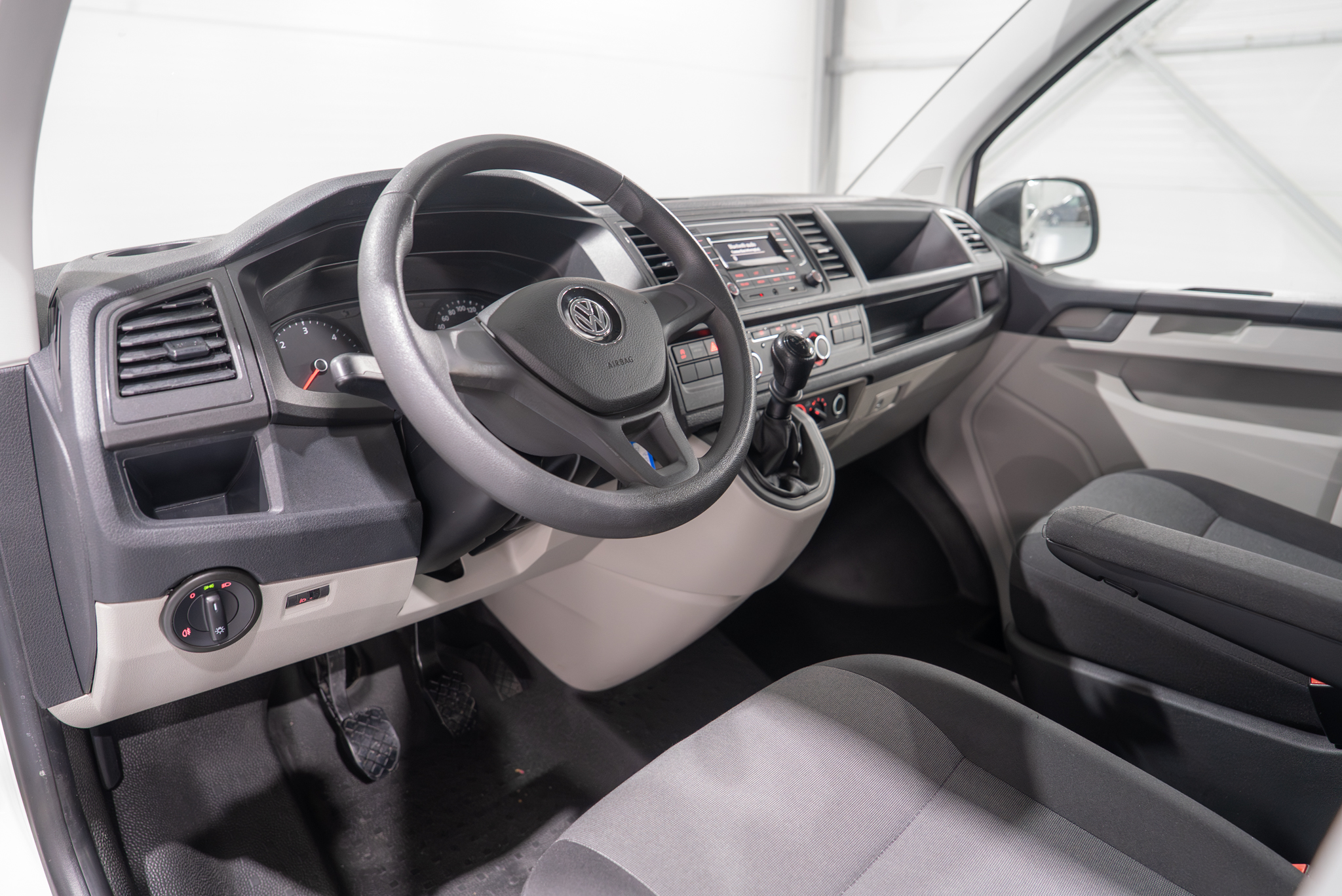 VOLKSWAAGEN T6 TRANSPORTER 2019