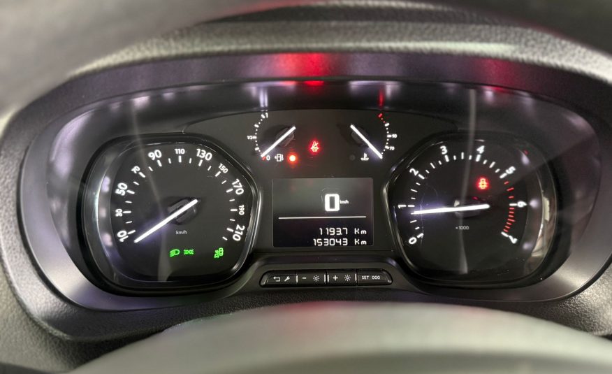 OPEL VIVARO 2020