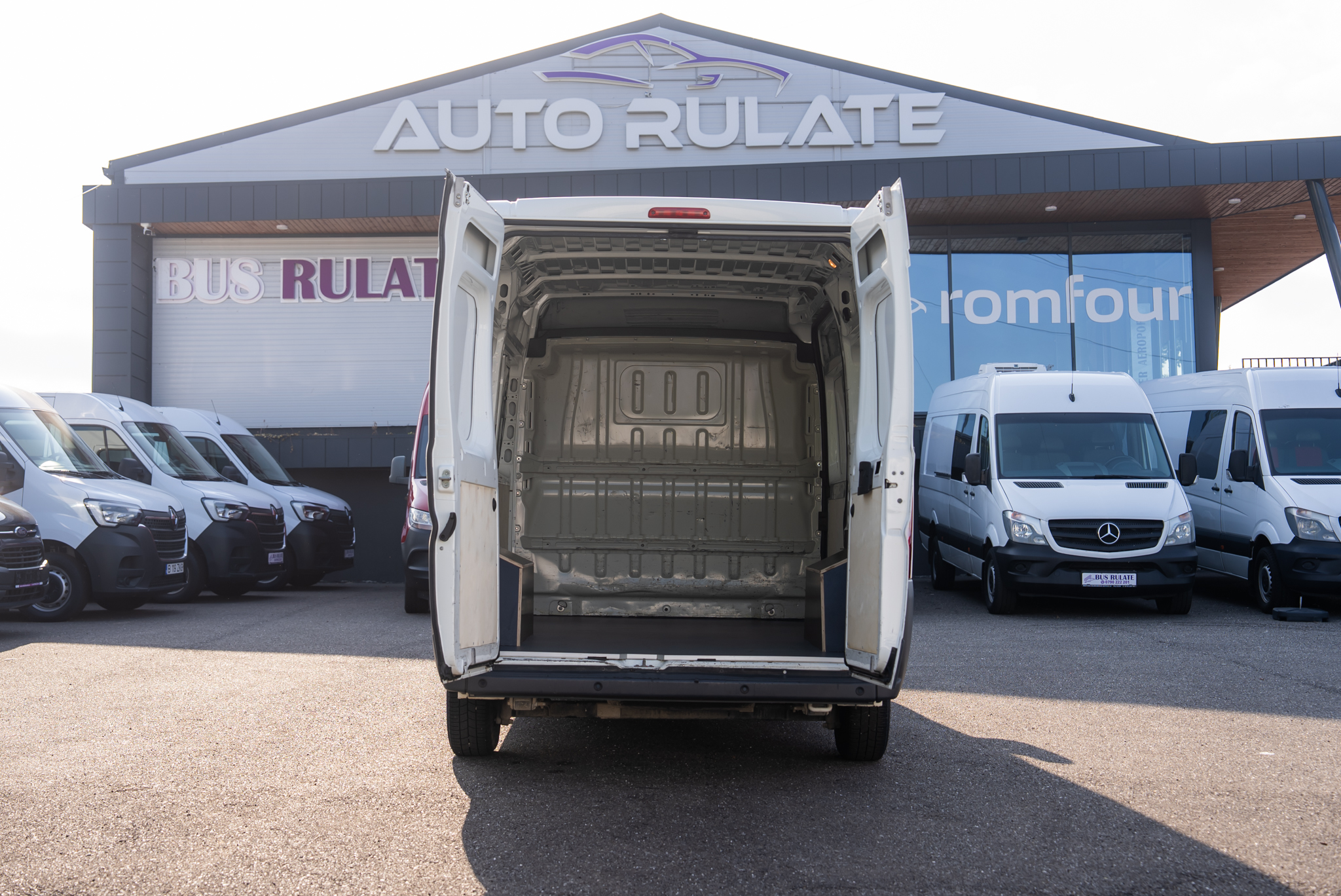 Autoutilitara Citroen Jumper BlueHDI L2H2