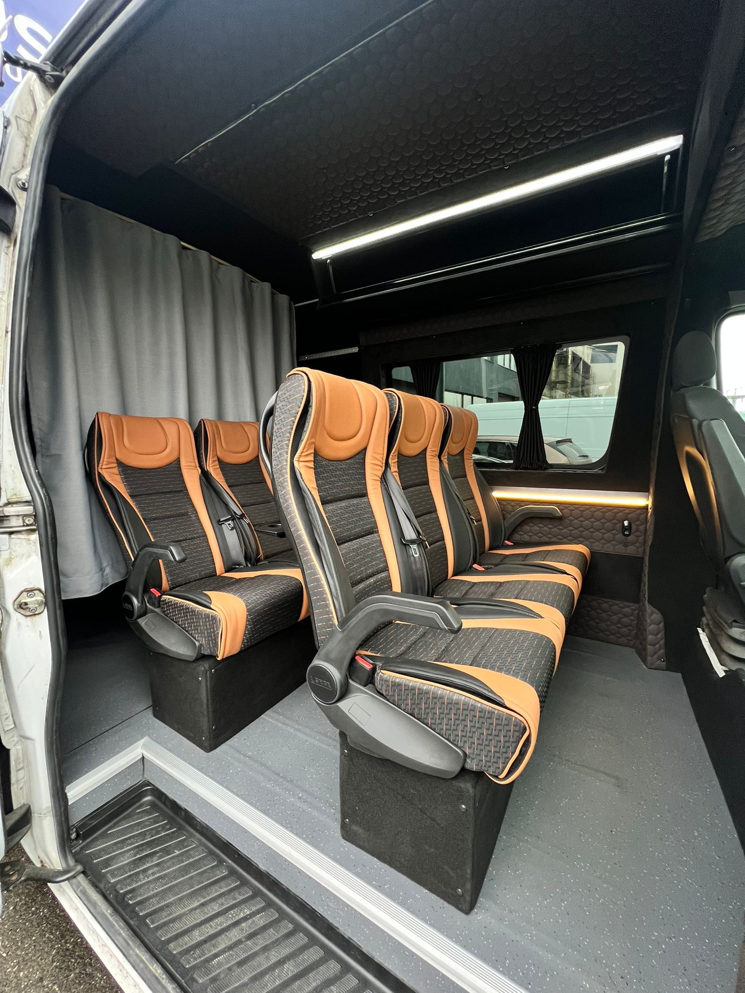 Mercedes-Benz Sprinter 316 CDI – Carosare 8+1 M1, NOUĂ