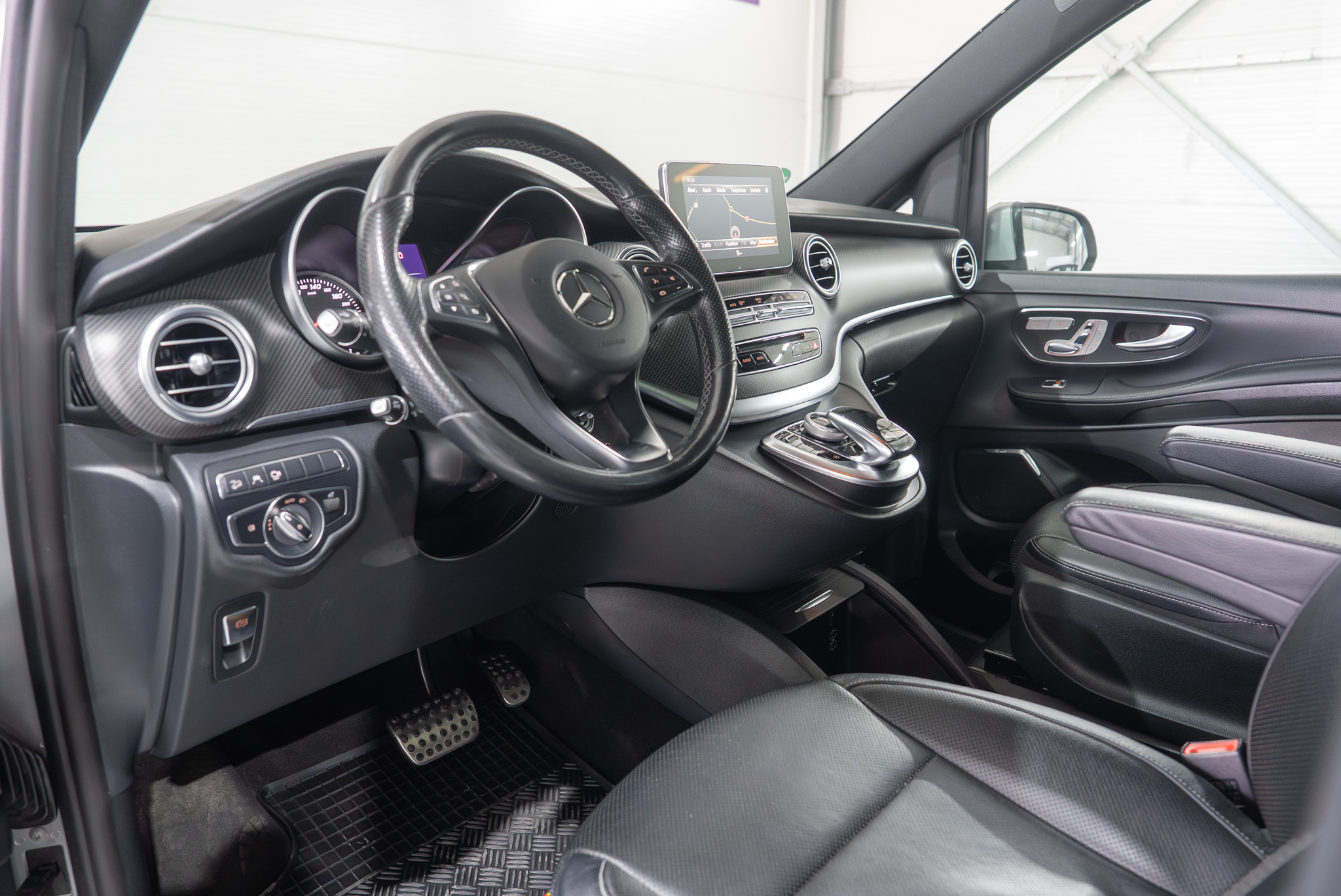 Mercedes Benz V250 4 Matic