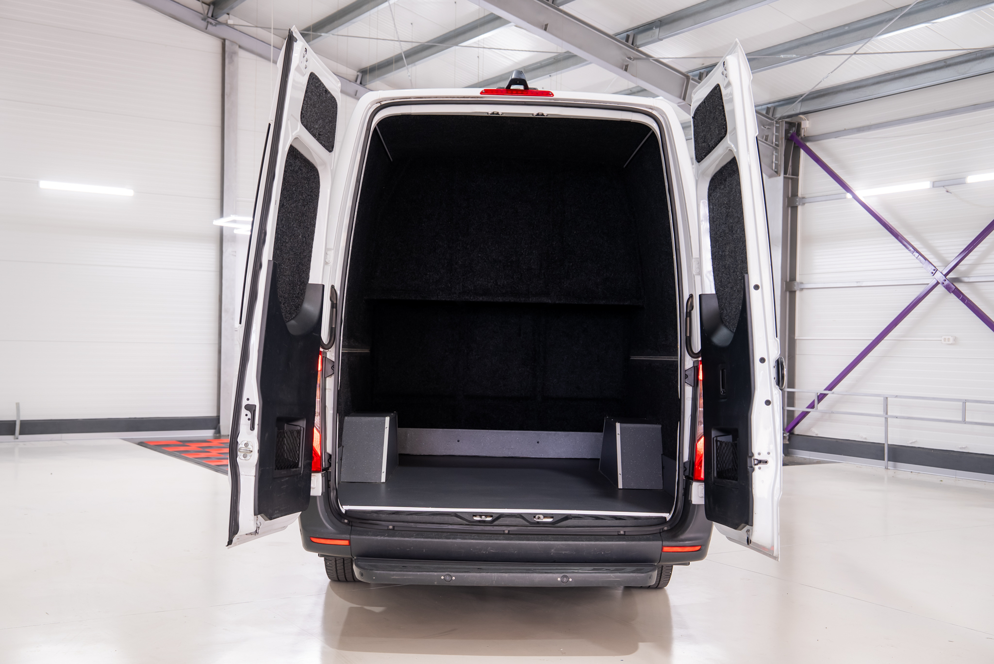 MERCEDES-BENZ SPRINTER 317 8+1 LOCURI