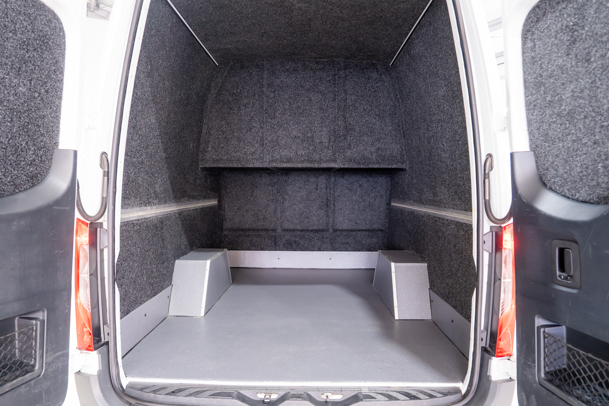 MERCEDES-BENZ SPRINTER 317 8+1 LOCURI