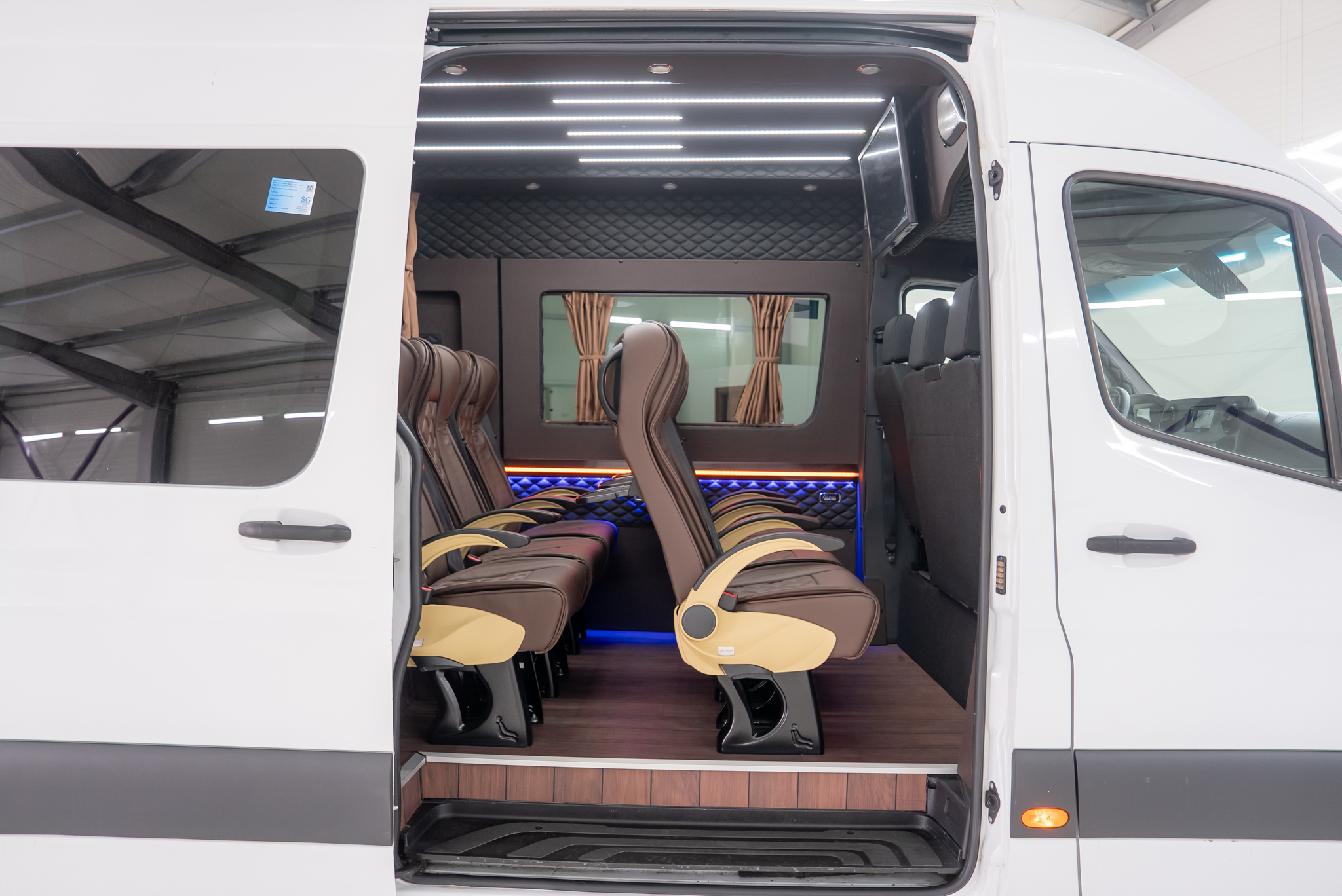 MERCEDES-BENZ SPRINTER 317 8+1 LOCURI