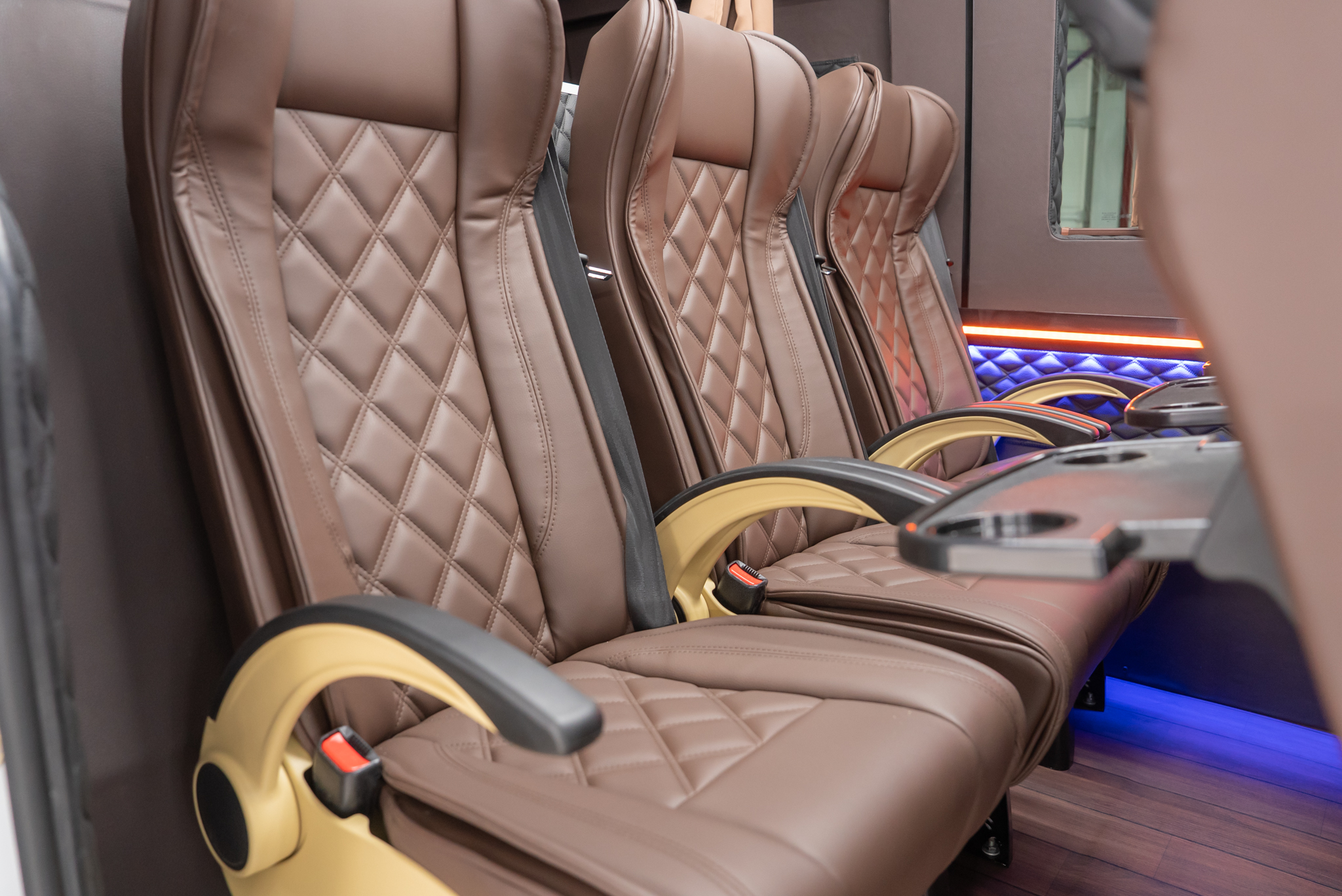 MERCEDES-BENZ SPRINTER 317 8+1 LOCURI