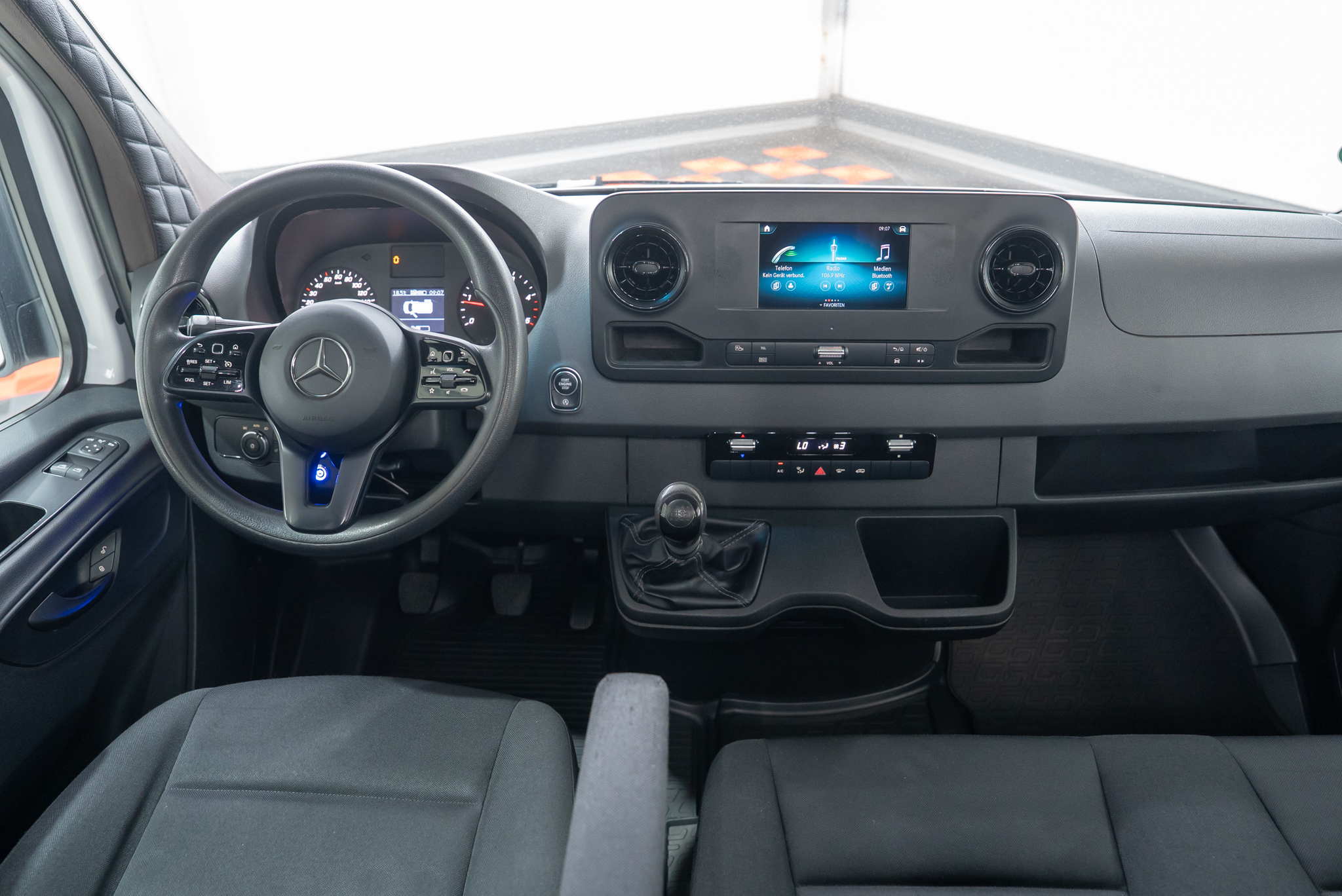 MERCEDES-BENZ SPRINTER 317 8+1 LOCURI