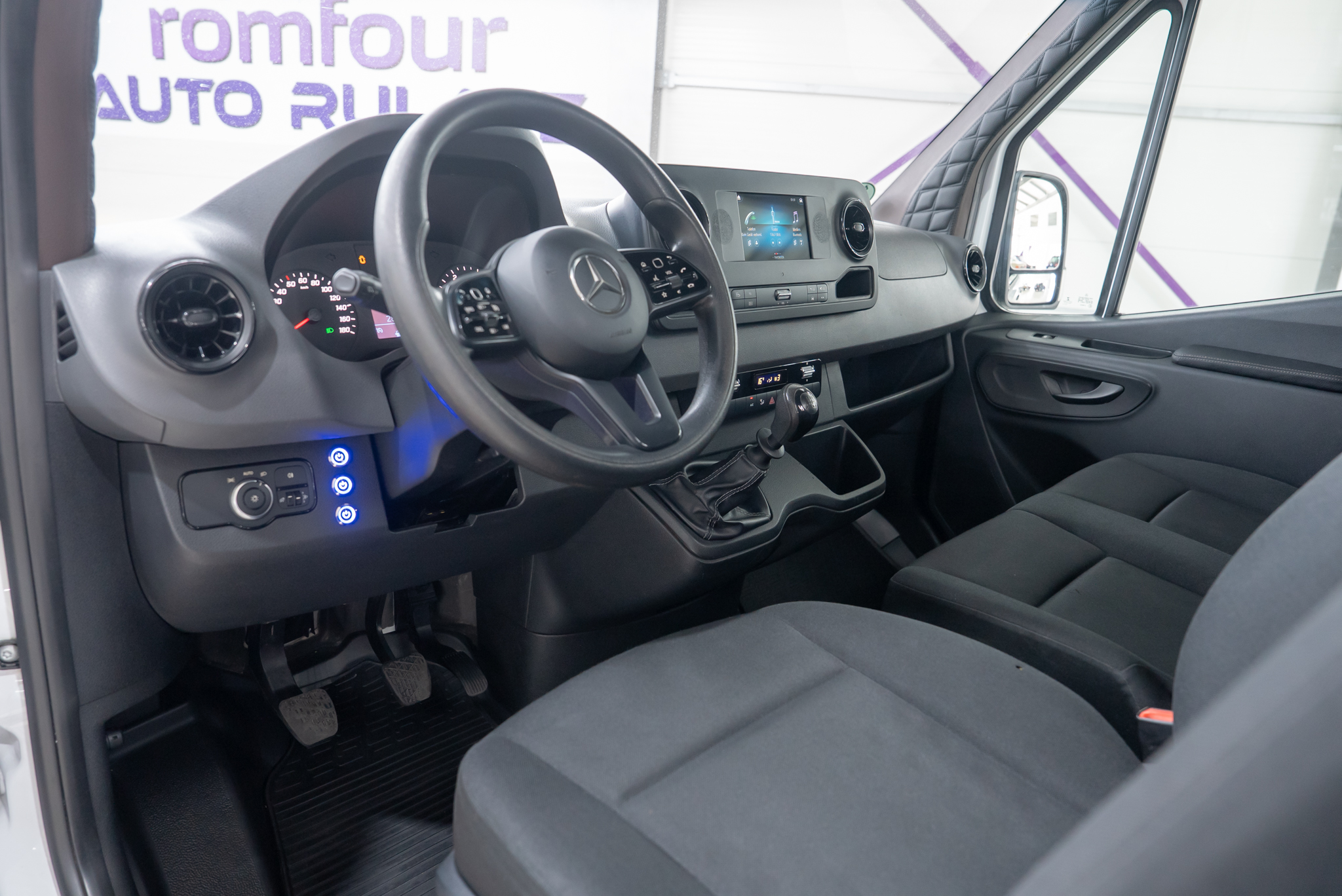 MERCEDES-BENZ SPRINTER 317 8+1 LOCURI