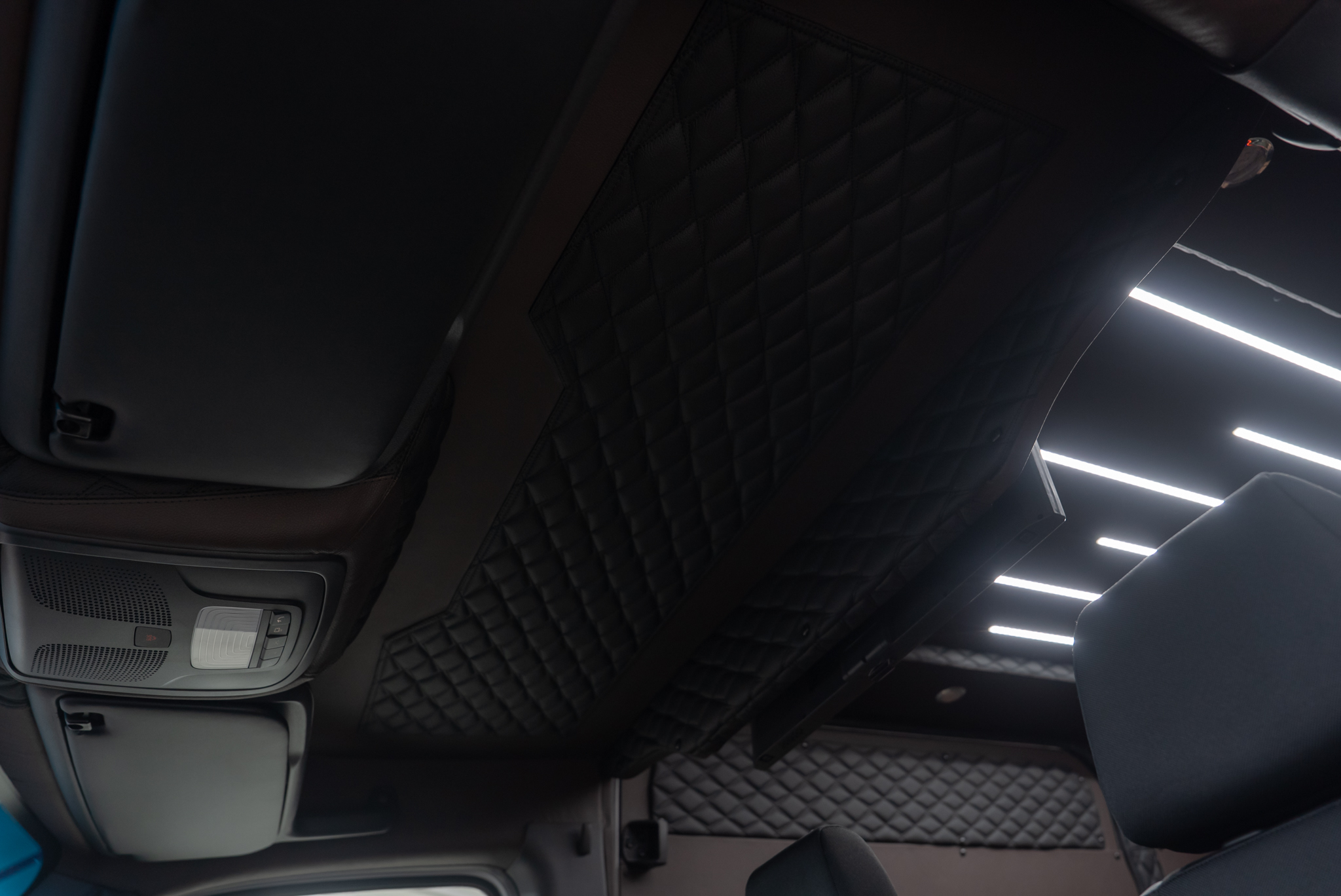 MERCEDES-BENZ SPRINTER 317 8+1 LOCURI