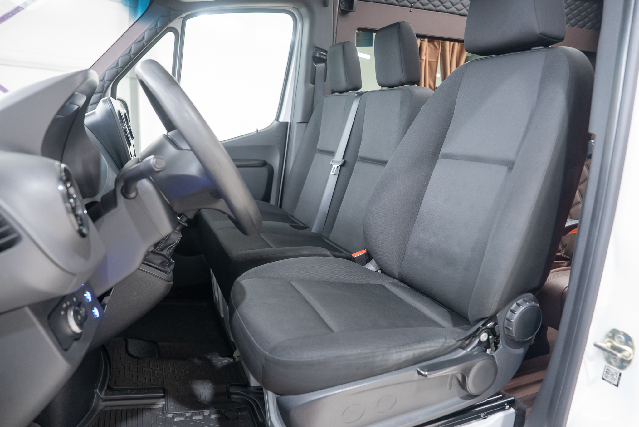 MERCEDES-BENZ SPRINTER 317 8+1 LOCURI