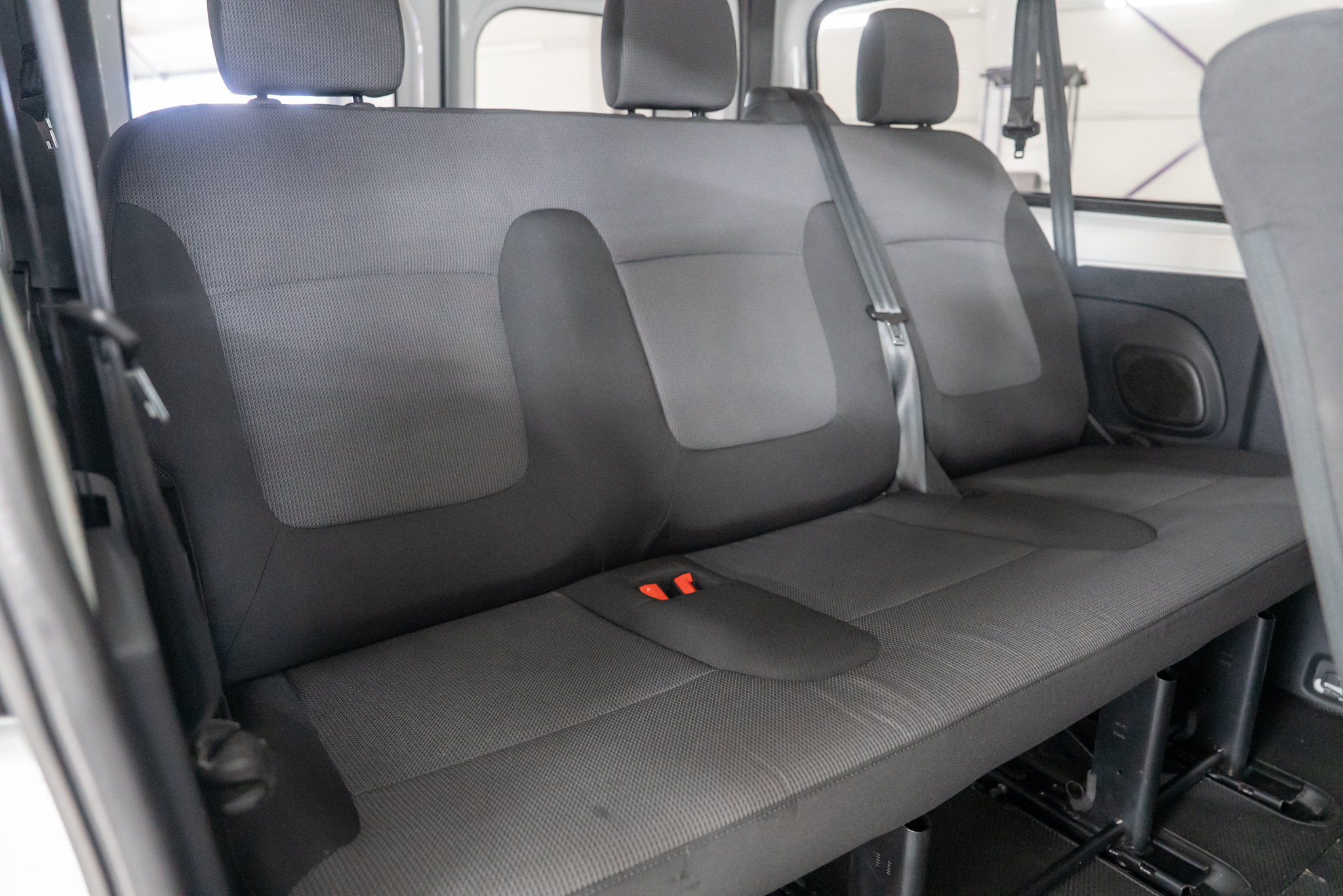 RENAULT TRAFIC 8+1