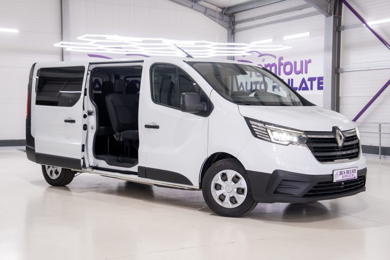 RENAULT TRAFIC 8+1