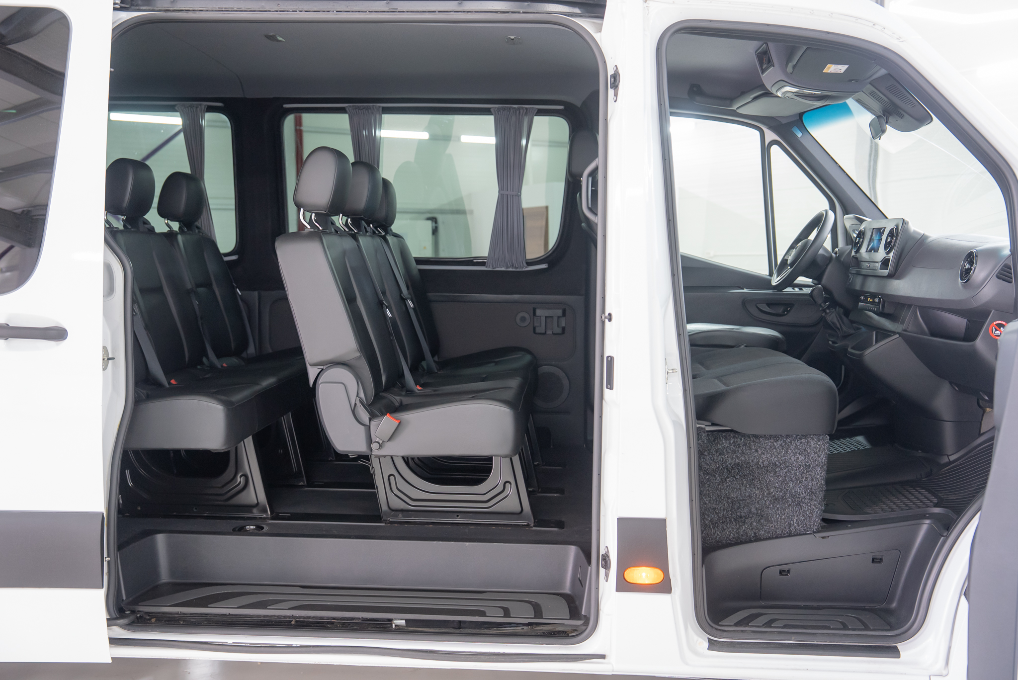 MERCEDES-BENZ SPRINTER TOURER 316 8+1