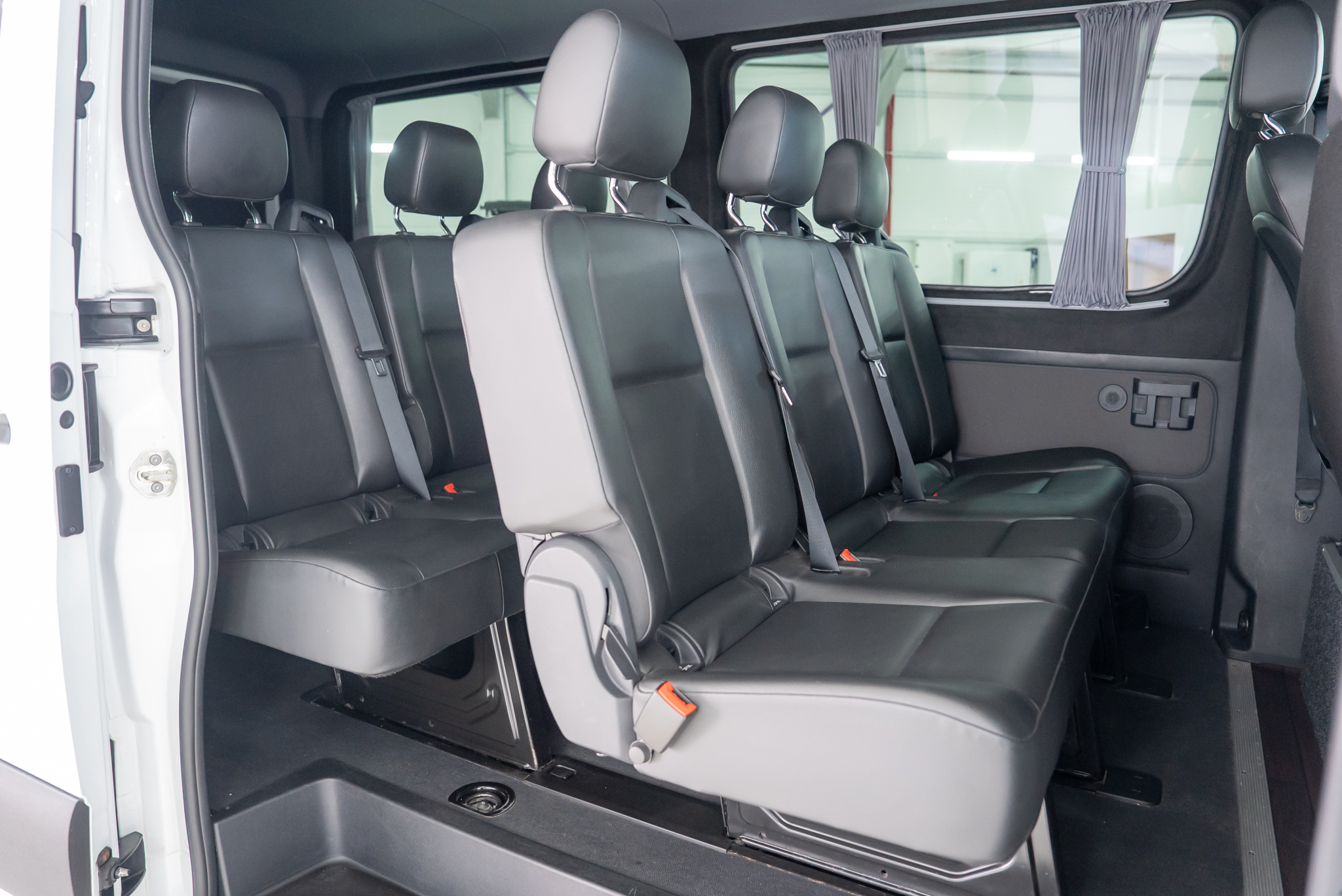MERCEDES-BENZ SPRINTER TOURER 316 8+1