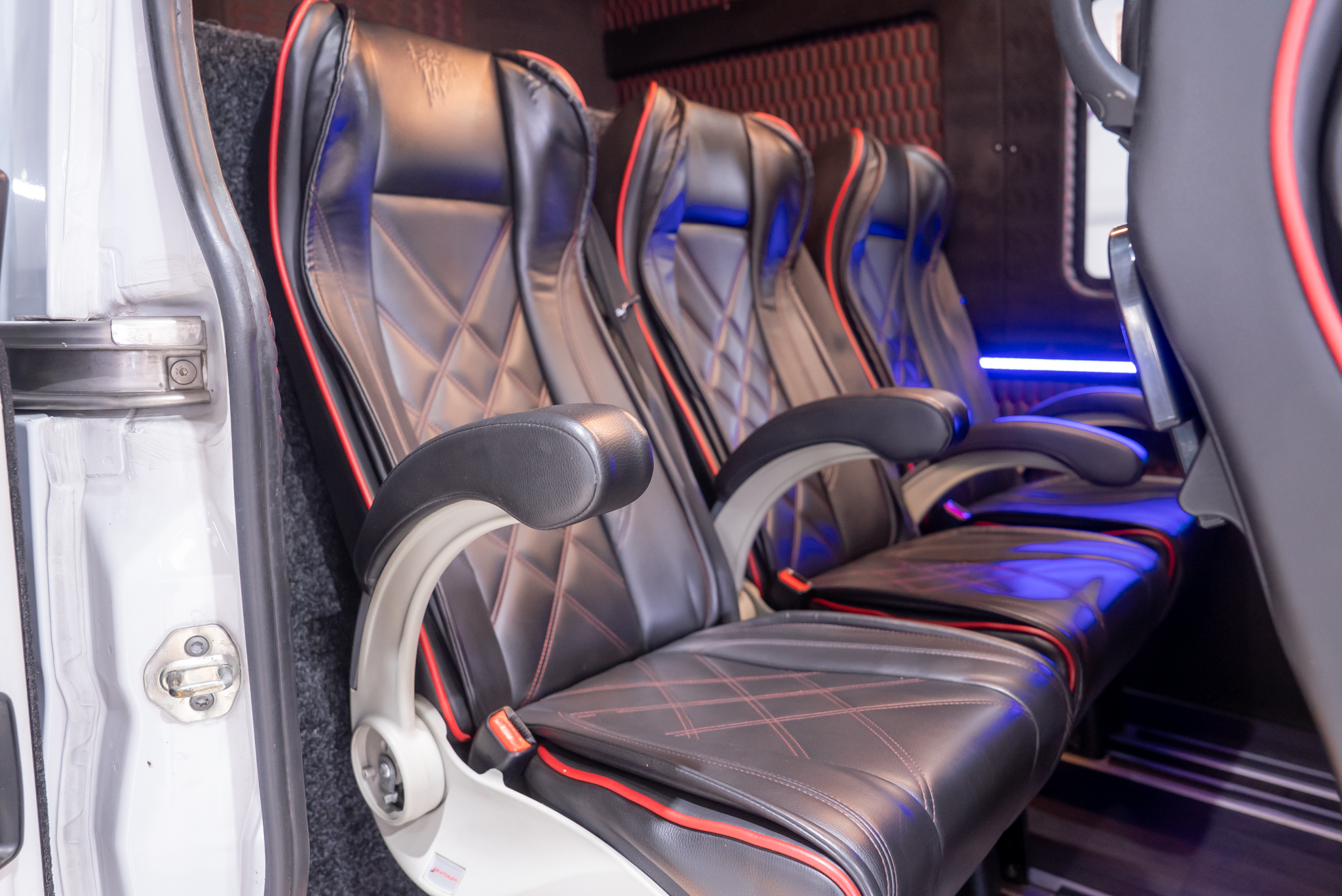 Mercedes-Benz Sprinter 907