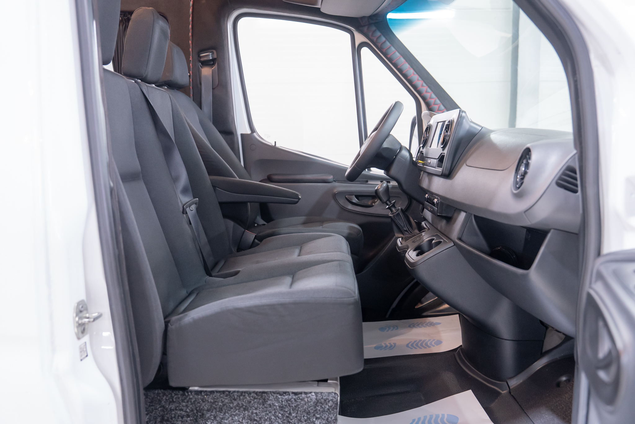 Mercedes-Benz Sprinter 907