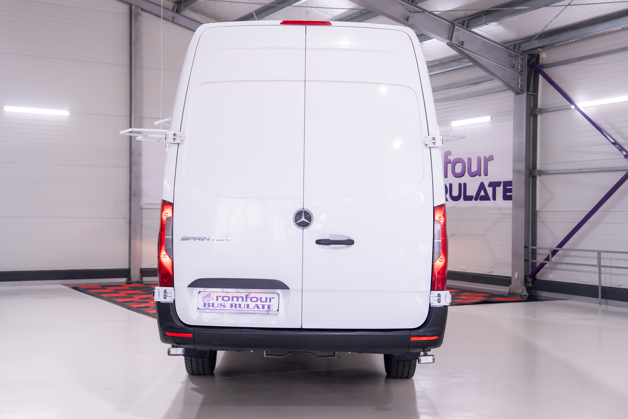 Mercedes-Benz Sprinter 907