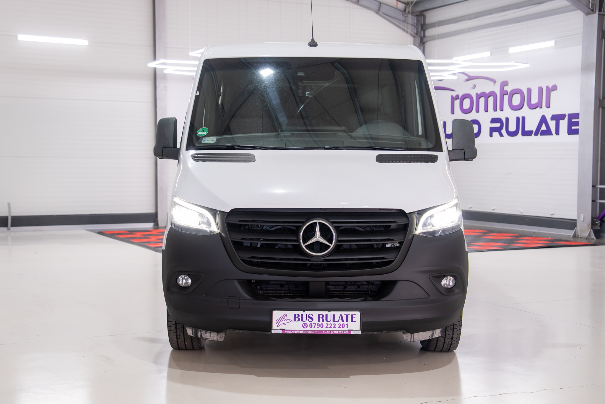 MERCEDES-BENZ SPRINTER TOURER 316 8+1