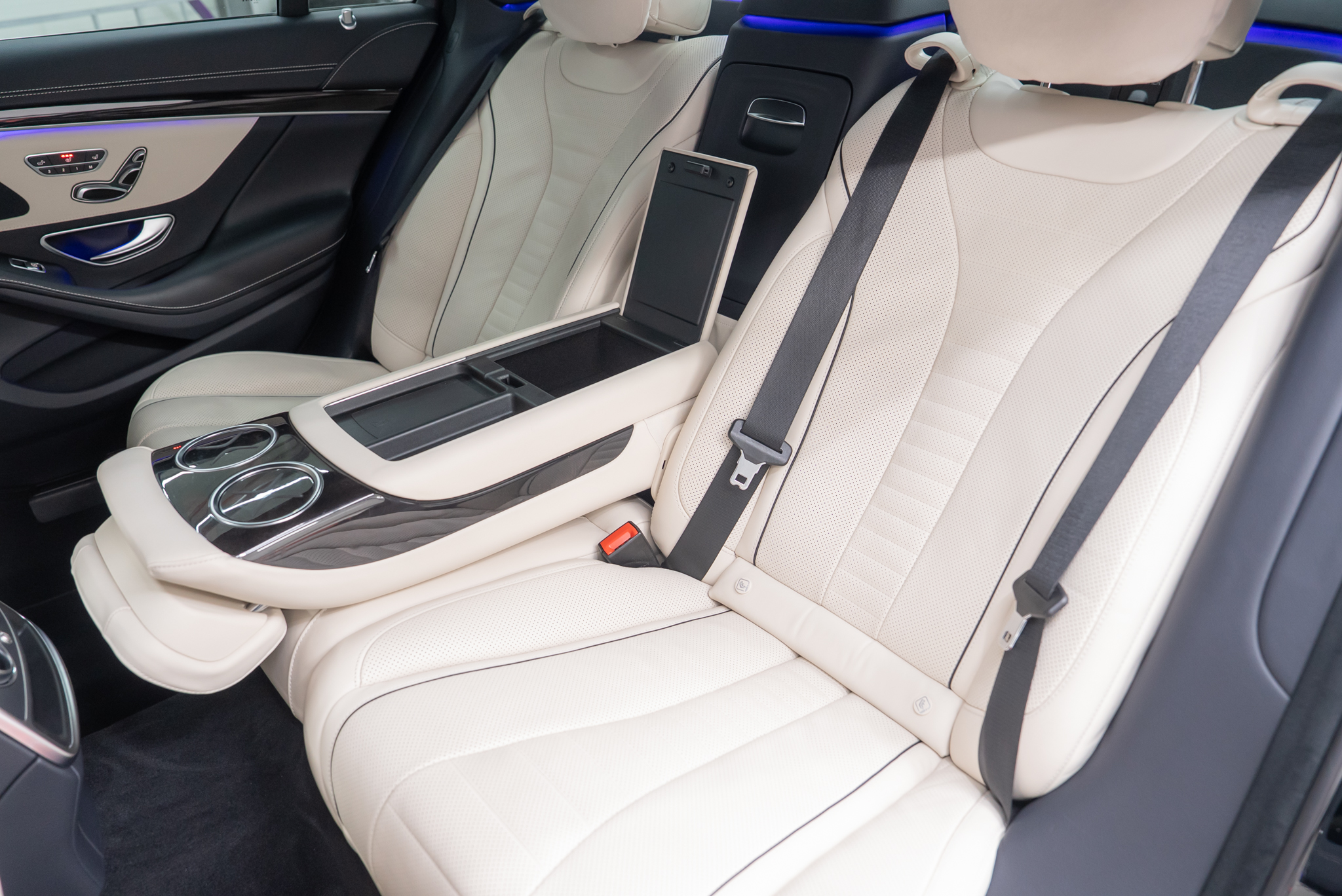 Mercedes-Benz S400