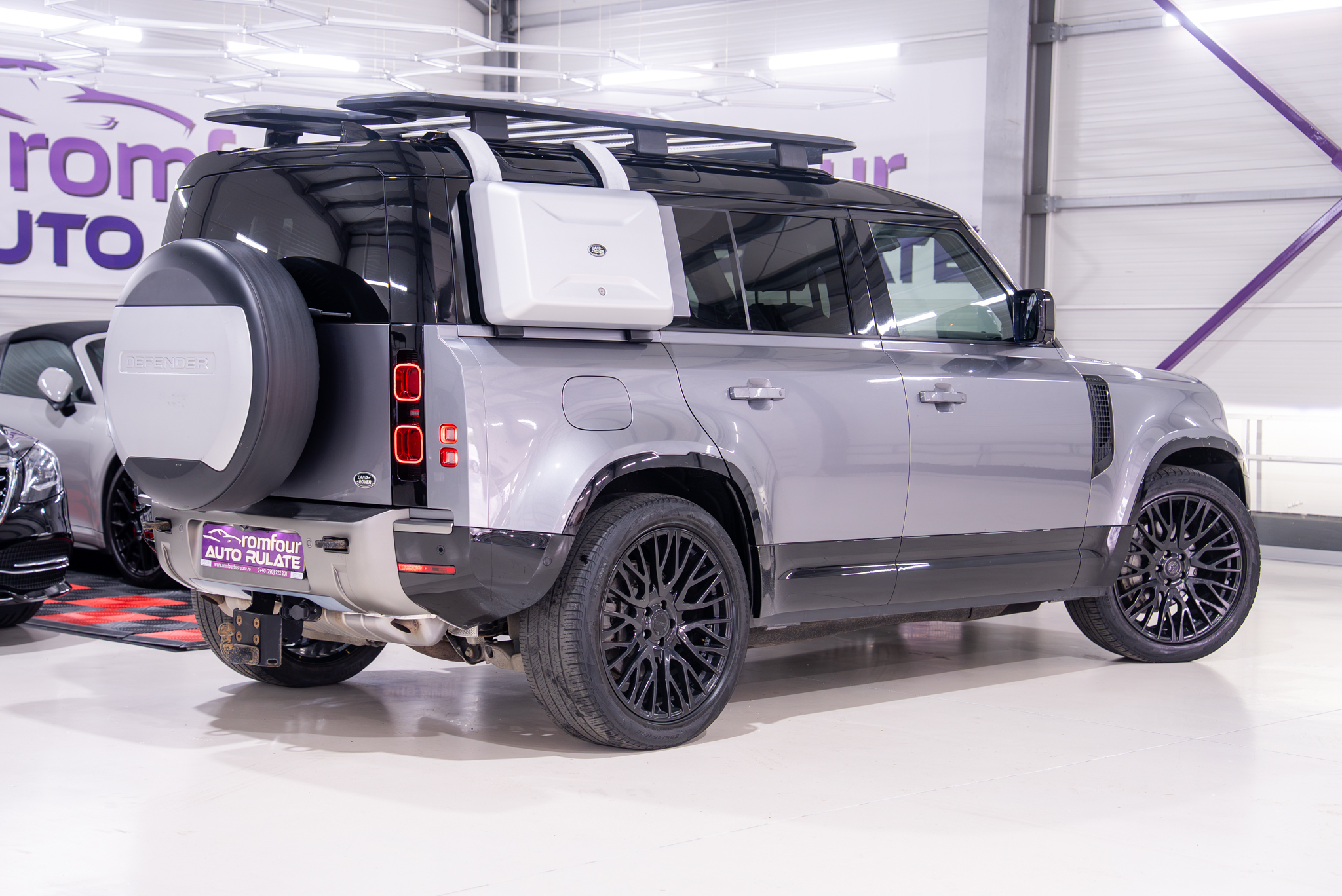 Land Rover Defender P400 Xdynamic