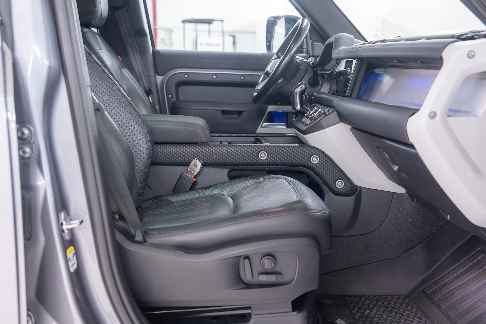Land Rover Defender P400 Xdynamic