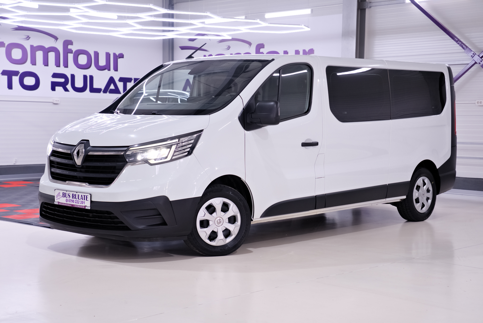 Renault Trafic 9 locuri Long