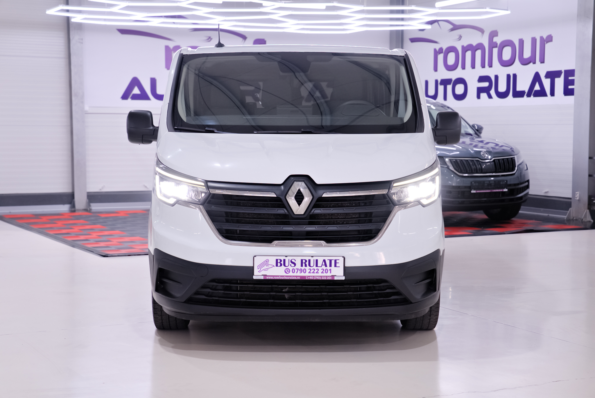 Renault Trafic 9 locuri Long