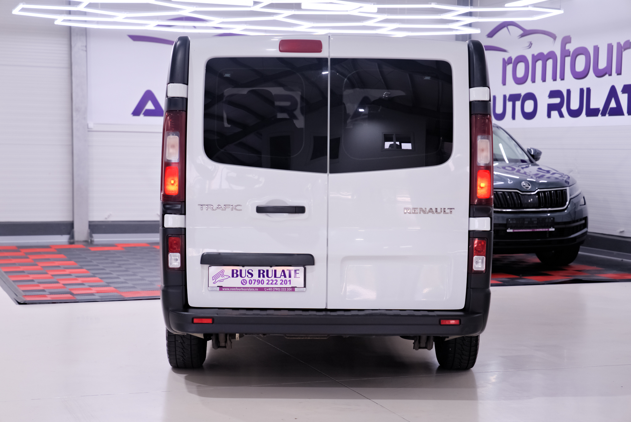 Renault Trafic 9 locuri Long