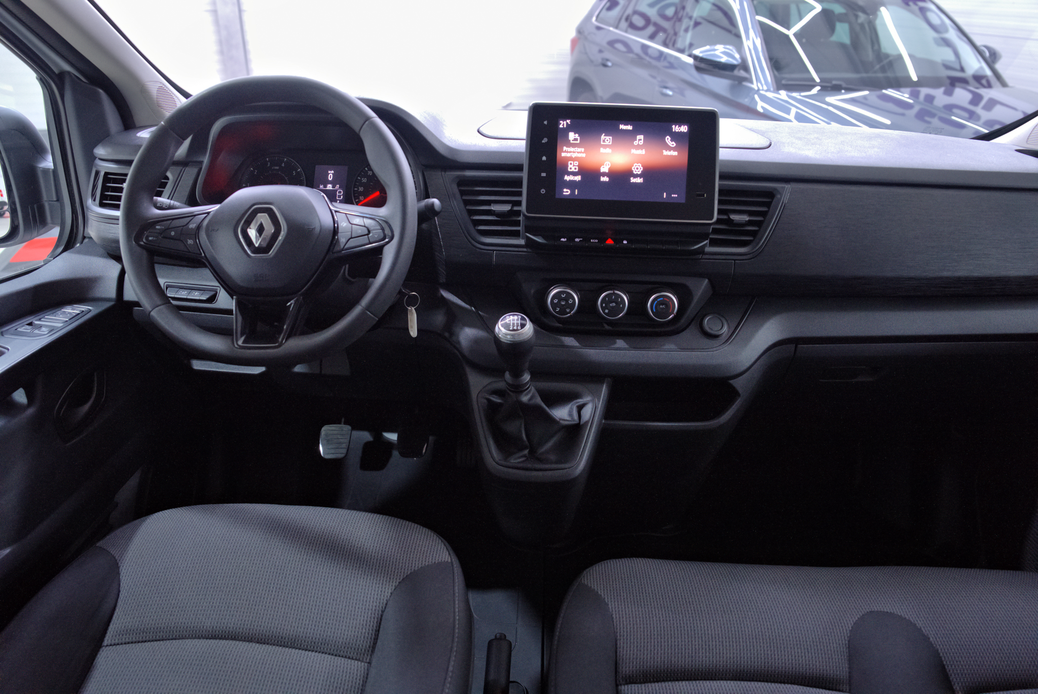 Renault Trafic 9 locuri Long